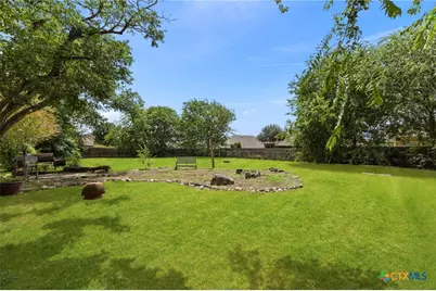 1521 S Mesquite Avenue, New Braunfels, TX 78130 - Photo 32