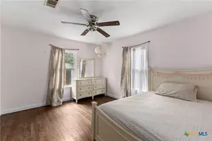 1521 S Mesquite Ave, New Braunfels, TX 78130 - Photo 24