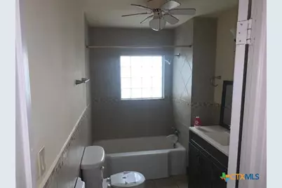1518 S 37th Street, Temple, TX 76504 - Photo 6
