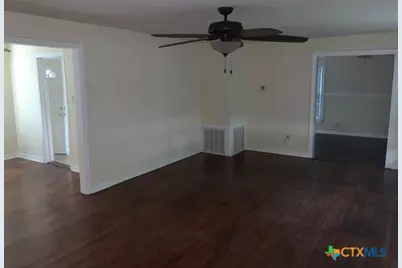1518 S 37th Street, Temple, TX 76504 - Photo 2