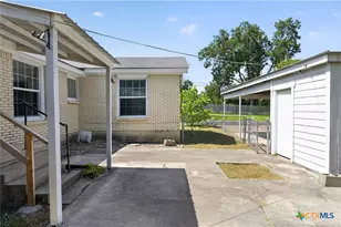 1518 S 37th St, Temple, TX 76504 - Photo 4