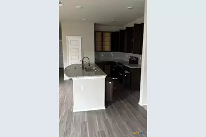 2417 Marty Way, Seguin, TX 78155 - Photo 6