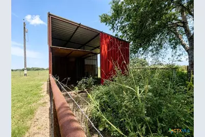 4526 E State Highway 111, Yoakum, TX 77995 - Photo 20