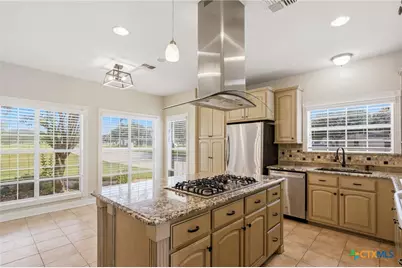 273 Shannon Valley Drive, Victoria, TX 77904 - Photo 4