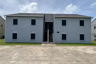 409 S Bauer Dr, Port Lavaca, TX 77979 - Photo 2