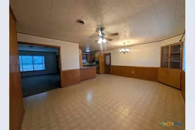 311 Delany Street, Seguin, TX 78155 - Photo 4