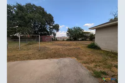 311 Delany Street, Seguin, TX 78155 - Photo 16
