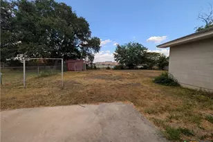 311 Delany St, Seguin, TX 78155 - Photo 16