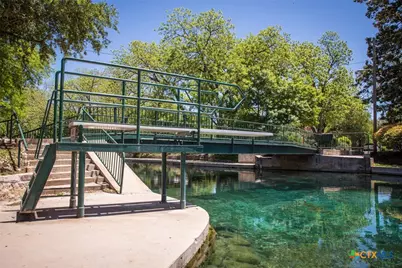 695 W Klingemann Street, New Braunfels, TX 78130 - Photo 16
