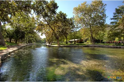 695 W Klingemann Street, New Braunfels, TX 78130 - Photo 8