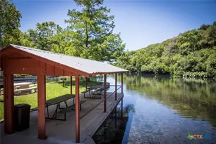 695 W Klingemann St, New Braunfels, TX 78130 - Photo 14