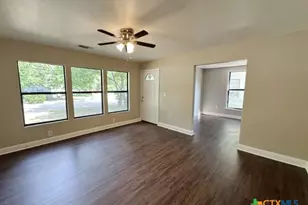 301 N 21st St, Temple, TX 76504 - Photo 8