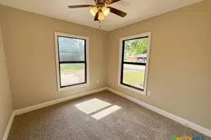 301 N 21st St, Temple, TX 76504 - Photo 14