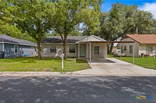205 Sandra St, Edna, TX 77957 - Photo 2