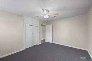 205 Sandra St, Edna, TX 77957 - Photo 8