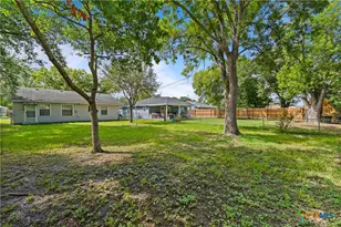 205 Sandra St, Edna, TX 77957 - Photo 18