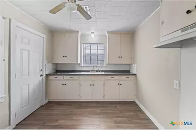 205 Sandra Street, Edna, TX 77957 - Photo 6