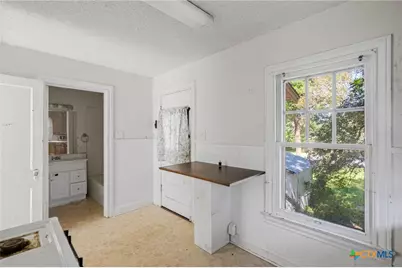 705 W San Antonio Street, Victoria, TX 77901 - Photo 24