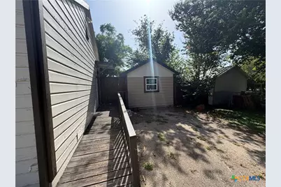103 S Walnut Street, Lampasas, TX 76550 - Photo 14