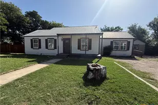 103 S Walnut St, Lampasas, TX 76550 - Photo 1