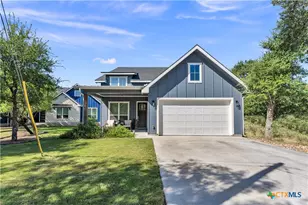 824 Woodland Hills Dr, Marble Falls, TX 78654 - Photo 1