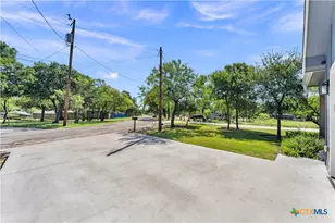 824 Woodland Hills Dr, Marble Falls, TX 78654 - Photo 38