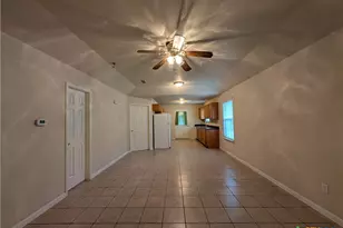 956 Misty Acres Dr, New Braunfels, TX 78130 - Photo 2