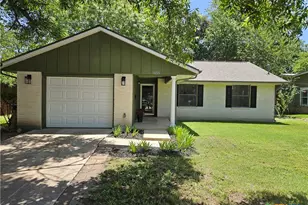 1225 W Coll St, New Braunfels, TX 78130 - Photo 1
