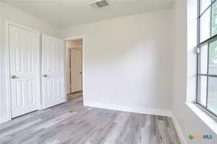 1225 W Coll St, New Braunfels, TX 78130 - Photo 20