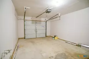 1225 W Coll St, New Braunfels, TX 78130 - Photo 8