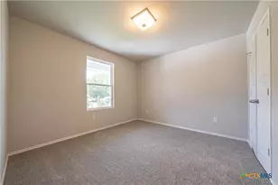 240 West Martindale, Seguin, TX 78155 - Photo 8