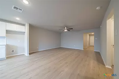 240 West Martindale, Seguin, TX 78155 - Photo 16
