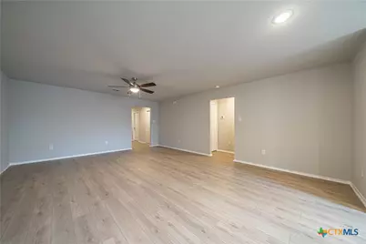 240 West Martindale, Seguin, TX 78155 - Photo 14