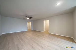 240 West Martindale, Seguin, TX 78155 - Photo 14