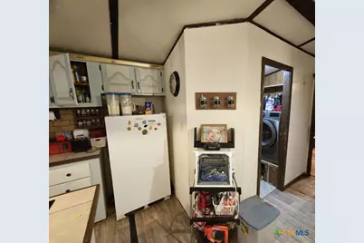 424 Christopher Drive #B, Eddy, TX 76524 - Photo 8