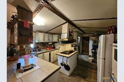 424 Christopher Drive #B, Eddy, TX 76524 - Photo 6