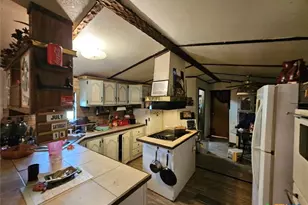 424 Christopher Dr, Eddy, TX 76524 - Photo 6