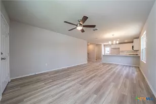 304 W Martindale St, Seguin, TX 78155 - Photo 6