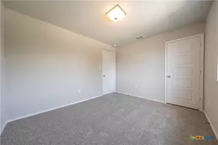 304 W Martindale St, Seguin, TX 78155 - Photo 16