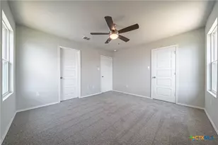 304 W Martindale St, Seguin, TX 78155 - Photo 22