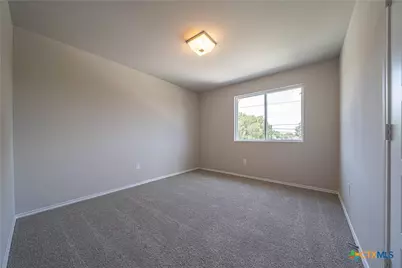304 West Martindale St, Seguin, TX 78155 - Photo 18