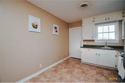 1503 E Virginia Avenue, Victoria, TX 77901 - Photo 10