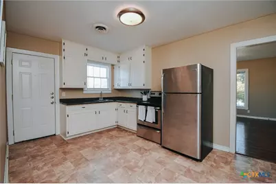 1503 E Virginia Avenue, Victoria, TX 77901 - Photo 8