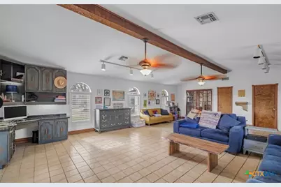 404 Glen Oaks Ln, Cuero, TX 77954 - Photo 8
