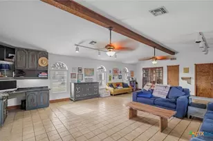 404 Glen Oaks Ln, Cuero, TX 77954 - Photo 8