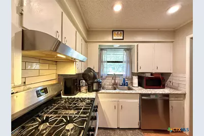 1209 Cobb Street, Edna, TX 77957 - Photo 14