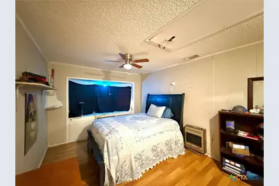 1209 Cobb Street, Edna, TX 77957 - Photo 18