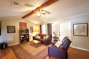 1209 Cobb St, Edna, TX 77957 - Photo 10
