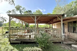 1209 Cobb St, Edna, TX 77957 - Photo 32