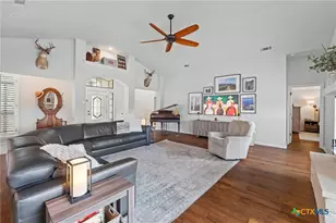 109 W Vw Dr, Georgetown, TX 78628 - Photo 4